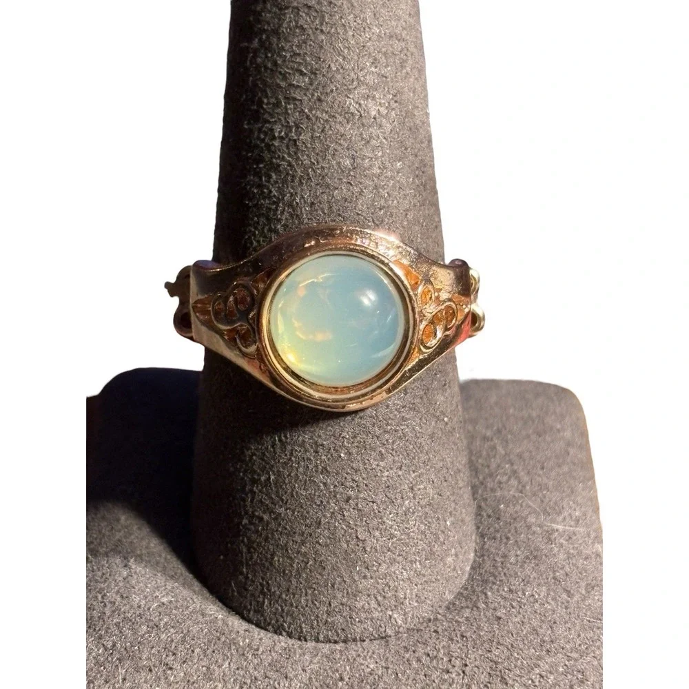 Vintage Ring Faux Opal Gold Tone Adjustable‎ Stretch Round Open Work Textured